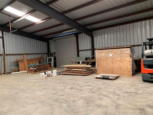 411 Lee Rd, Mineral Wells, TX 76067